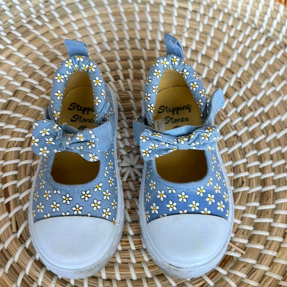 Stepping Stones Mary Jane style toddler girl shoes size 6